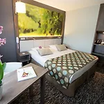 Mercure Centre Hotel 4*