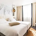 Mercure Centre Hotel 4*