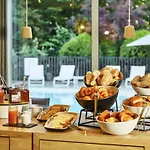 Mercure Centre Hotel 4*