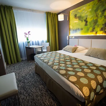 Mercure Centre 4* Бон