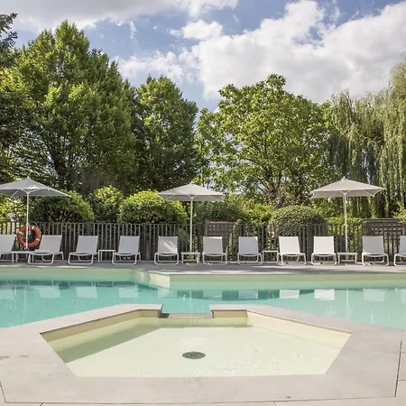 Mercure Centre 4* Бон