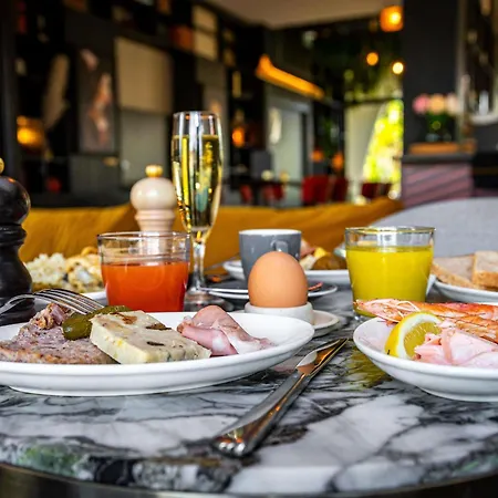 Mercure Centre 4* Бон