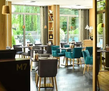 Mercure Centre Hotel 4*