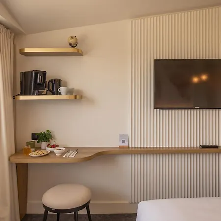 Mercure Centre Hotel 4*