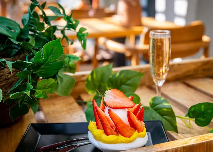 Mercure Centre 4* Бон