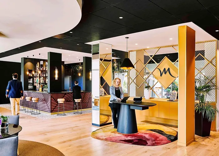 Отель Mercure Centre Бон