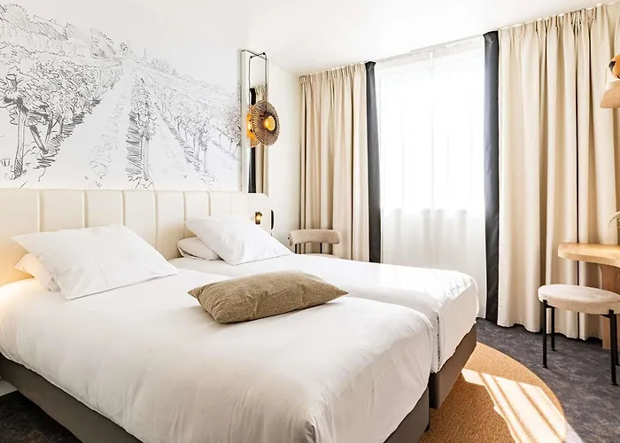 Mercure Centre Hotel 4*